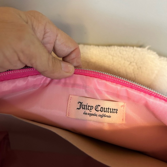 **SOLD** XMASmystery Juicy Couture Quilted Hot Pink Cosmetic Make Up Bag EUC++ - Picture 6 of 8
